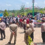 Warga Demo Minta Bupati Lantik Kepala Desa Terpilih